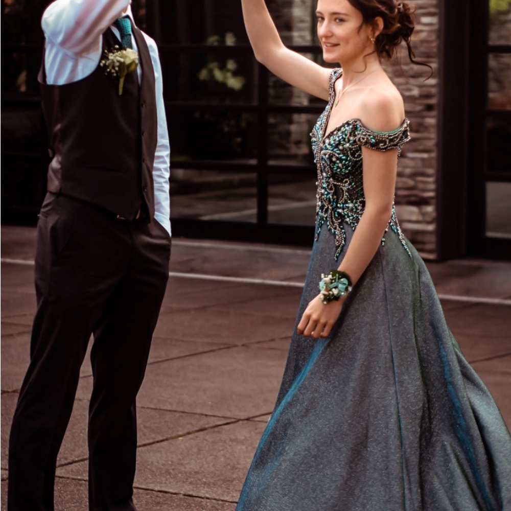 Panoply Boutique iridescent ball gown formal prom dress - Picture 13 of 13